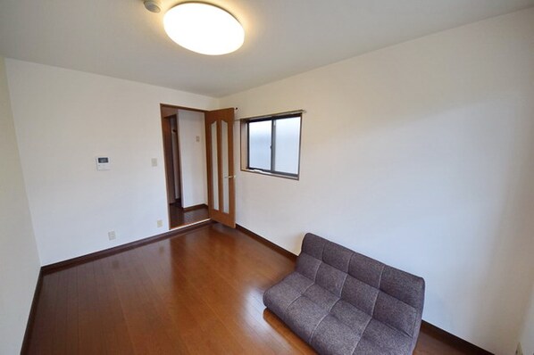 アドニスウエストの物件内観写真